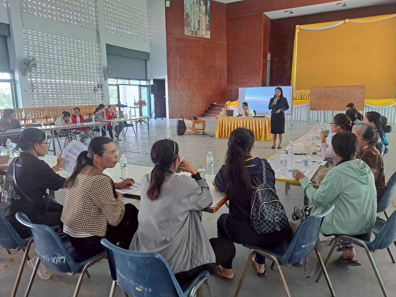 พช.โนนศิลา : จัดอบรมโครงการส่งเสริมและพัฒนาอาชีพตามแนวทางสัมมาชีพชุมชน กิจกรรมสร้างชุมชนครัวเรือนที่ได้รับผลกระทบด้านอาชีพและรายได้ที่มีศักยภาพและสามารถพัฒนาได้ ประจำปี 2569    