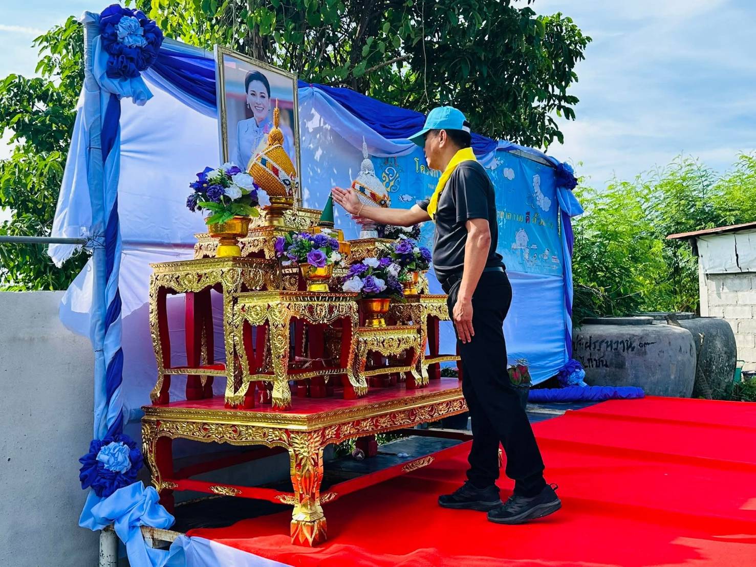  กิจกรรมจิตอาสาพัฒนา กิจกรรม“จิตอาสารวมน้ำใจ สร้างที่อยู่อาศัย แก่ผู้ยากไร้ เฉลิมพระเกียรติ เนื่องในโอกาสวันเฉลิมพระชนมพรรษา สมเด็จพระนางเจ้าสุทิดา พัชรสุธาพิมลลักษณ พระบรมราชินี”  บ้านหนองแวงน้อย  ม.12  ต.บ้านหัน  อ.โนนศิลา
