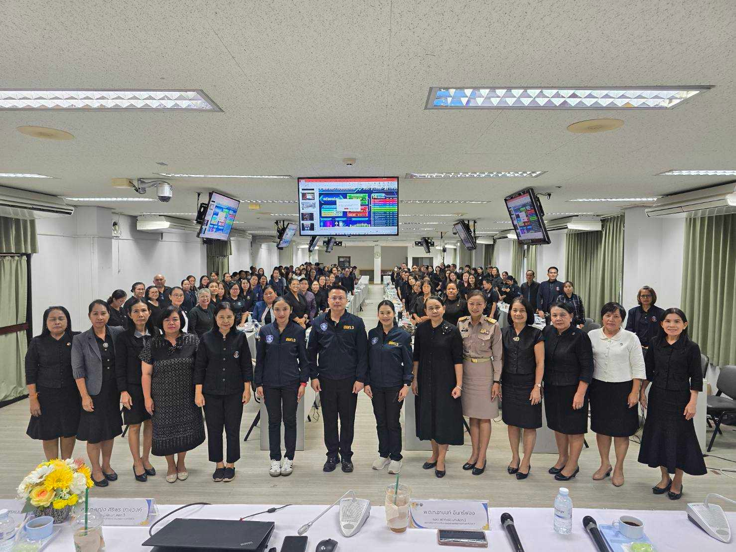 พช.โนนศิลา : เข้าร่วมโครงการพัฒนาศักยภาพบุคลากรสู่การขับเคลื่อนงานพัฒนาชุมชนด้วยเทคโนโลยีดิจิทัล 4.0 จังหวัดขอนแก่น กิจกรรมที่ 1 เสริมสร้างสมรรถนะดิจิทัลเพื่อการขับเคลื่อนงานพัฒนาชุมชน